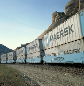 Maersk снизит инвестиции в контейнерные линии